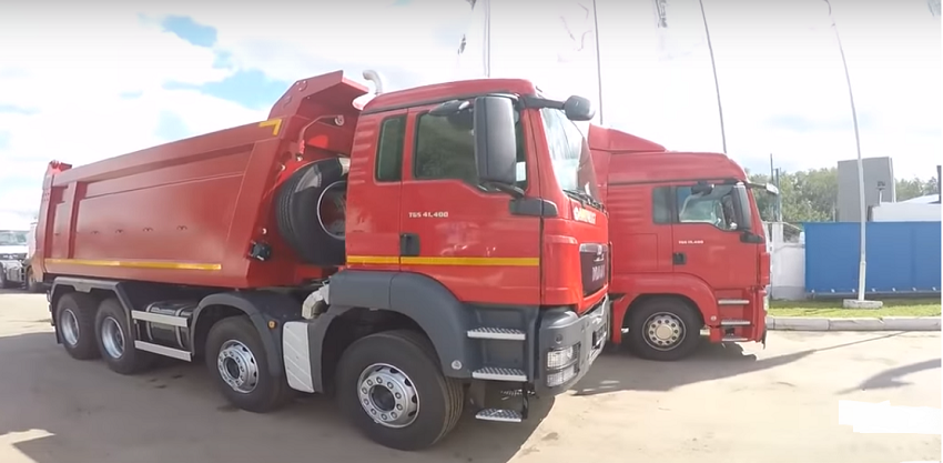 четыре оси самосвала MAN